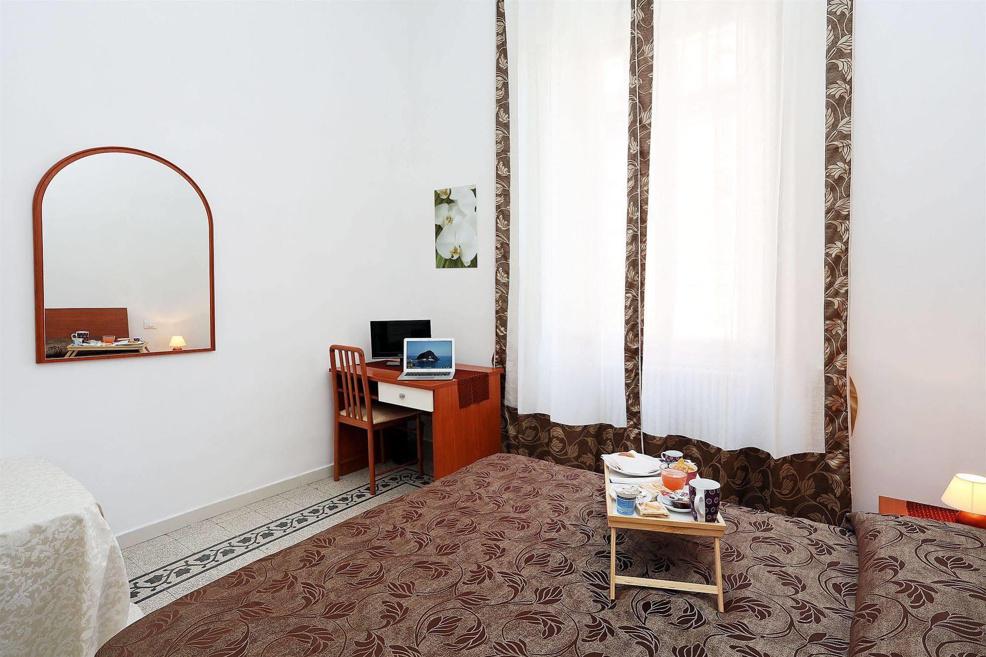 Hotel Bells Of Rzym Zewnętrze zdjęcie
